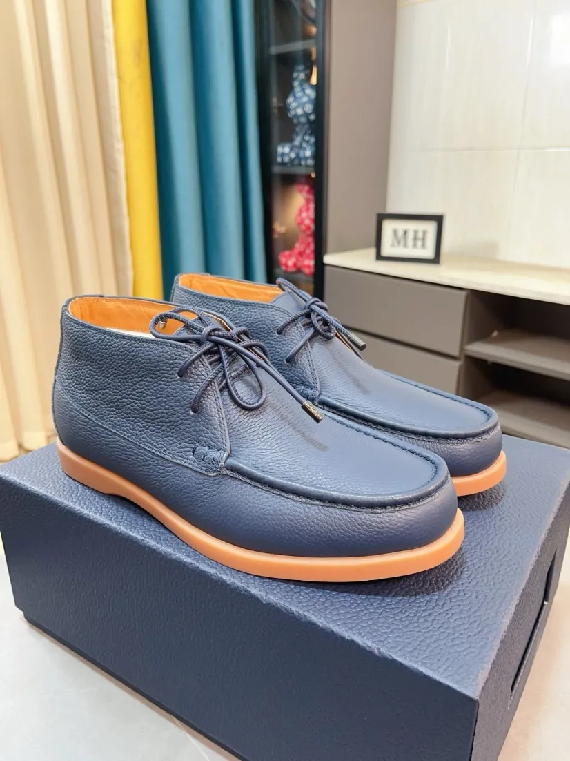 Men's shoes 💰 330🌹🌹【UGG】✨The most popular series, a must-have for stylish men 😱The latest limited edition at the counter🍃Top export foreign trade order, counter packaging. Designed with high-end textured matte cowhide➕The simulated wool is beautiful, and the collar surface presents a clear texture, which is friendly without losing the foundation. 👀 Casual roll rope lace-up style✨Thick stitching to reinforce the sole, natural rubber sole🍎The collar makes walking more comfortable and relaxed. 38_44 code
